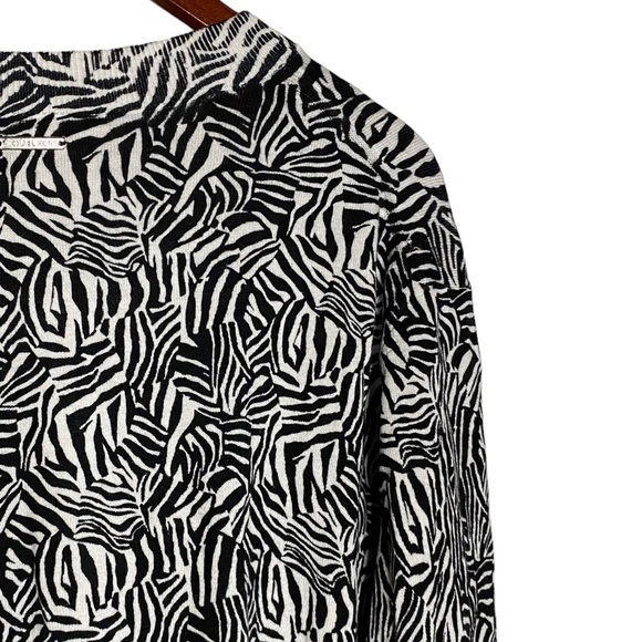 Michael Michael Kors Long Sleeve Black White Zebra Print V-Neck Sweater Large - Picture 12 of 15